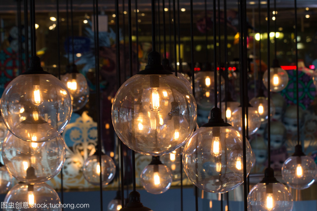 黃金燈飾 奢華與藝術(shù)的完美融合